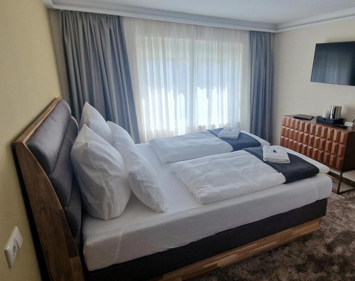 Hotel Rhin Inn Fehrbellin ภายนอก รูปภาพ