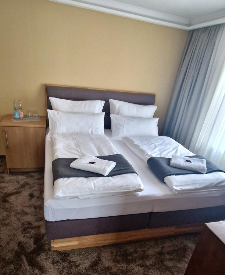 Hotel Rhin Inn Fehrbellin ภายนอก รูปภาพ