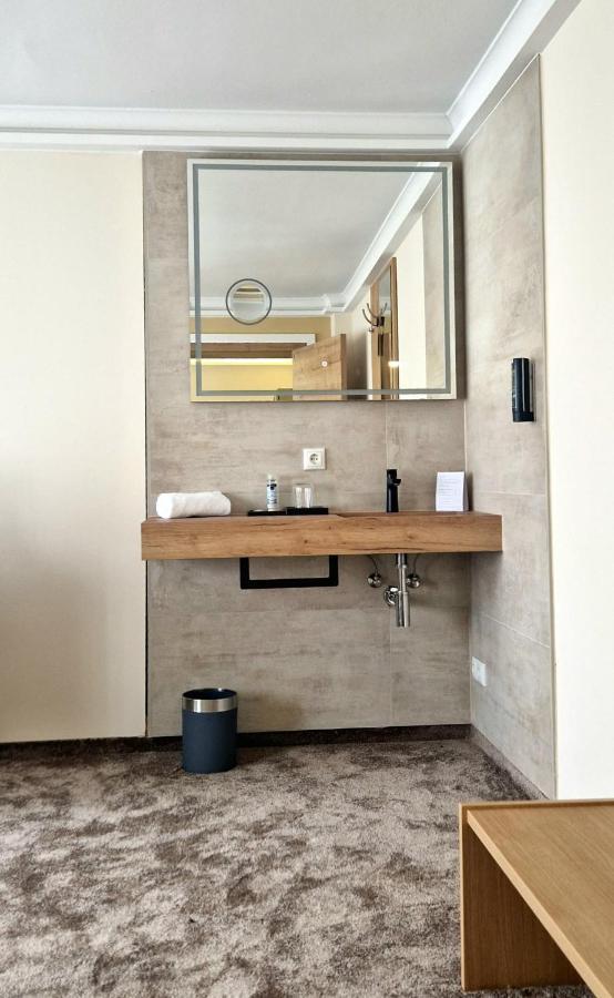 Hotel Rhin Inn Fehrbellin ภายนอก รูปภาพ