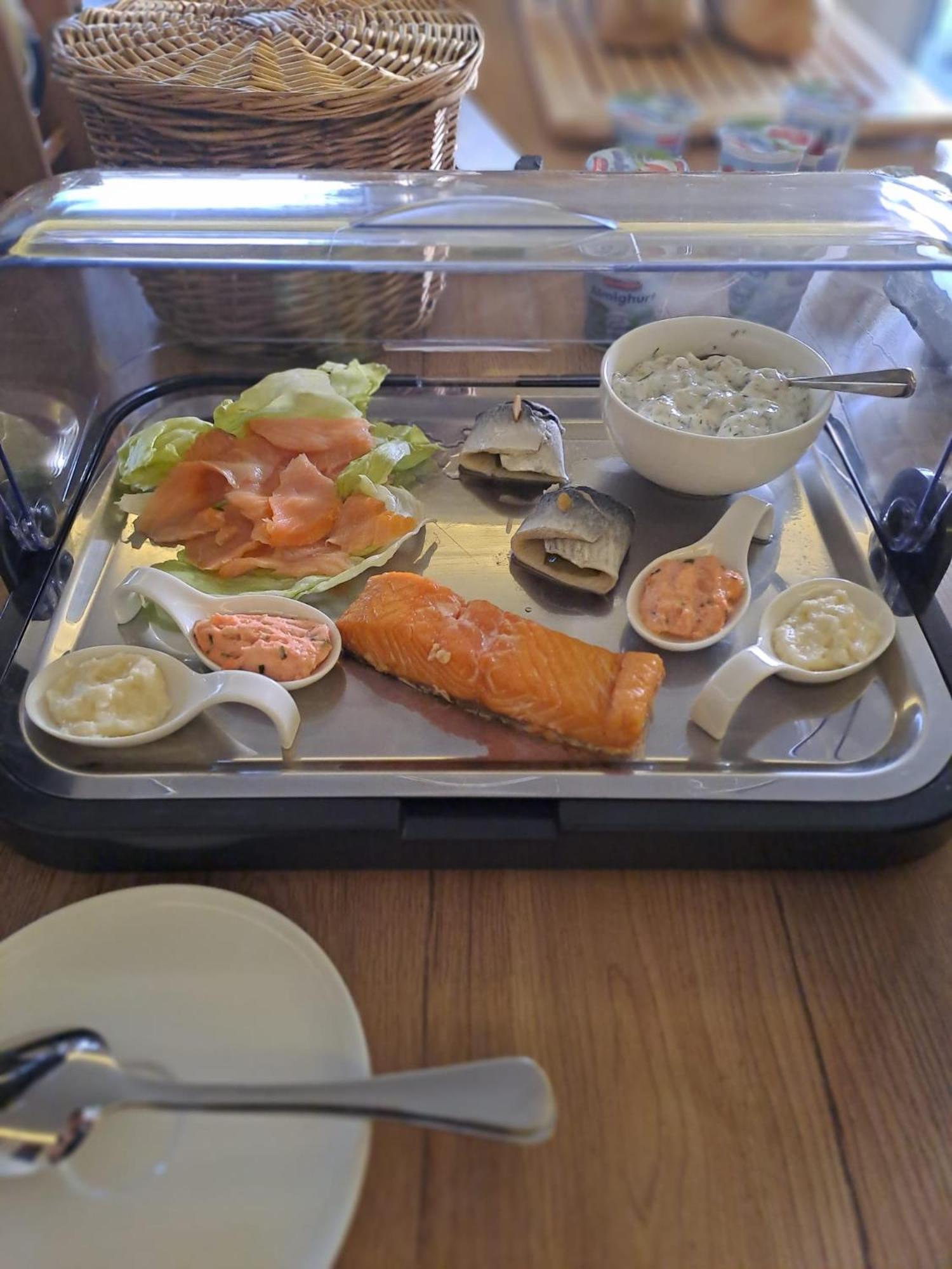 Hotel Rhin Inn Fehrbellin ภายนอก รูปภาพ